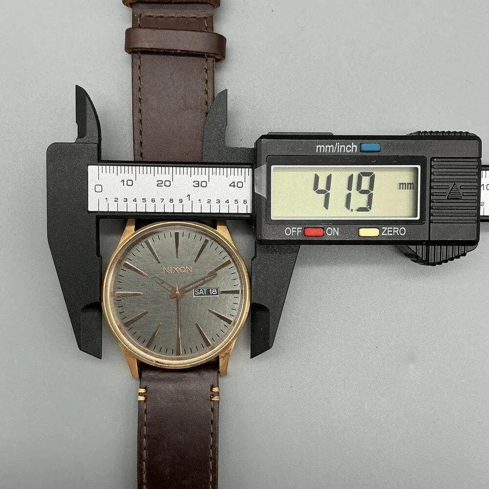Nixon The Sentry Mens Watch 42mm Gray Dial Brown Leather Day Date New Battery